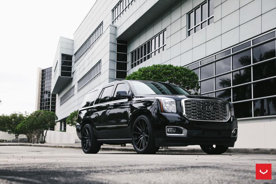  GMC Yukon Denali on Vossen Wheels (HF6-1) 2019 года  (фото 2 из 6)
